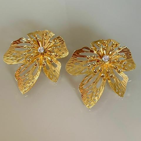 Brinco flor dourado Bijoux