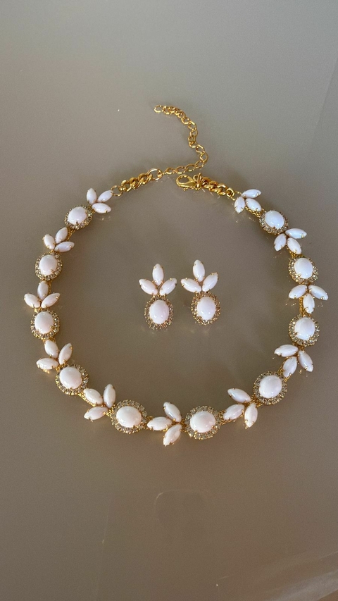 Conj Joana Colar e Brinco Branco