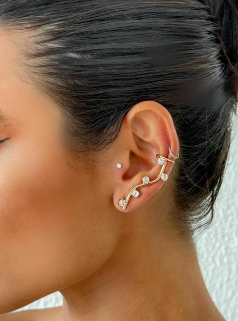 Brinco ear cuff Atena dourado com strass cristal importado