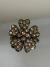 Broche metal com strass primeira linha banho ouro velho strass dourado