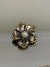 Broche metal com strass primeira linha Flor ouro velhonztrass e pérola - loja online