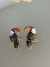 Brinco dourado tucano resinado Raina