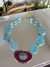 Colar Jade dourado verniz italiano pedras naturais turquesa e detalhe pedra abata pink decorada com detalhe turquesa