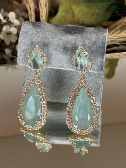 Brinco Alice dourado verniz italiano pacific a pedra - comprar online