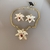 Conjunto brinco e colar cat branco pedra vermelha