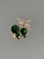 Broche cereja dourada com Zircônia verde e cristal