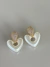 Brinco dourado pérola com zircônia