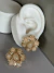 Brinco Diana dourado resina bege claro - comprar online