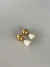 Brinco jade dourado verniz Italiano gota de pedra natural howlita branca - comprar online