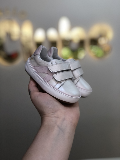 Tênis Infantil em Couro Nobre Pétala Branca Gambo T10627