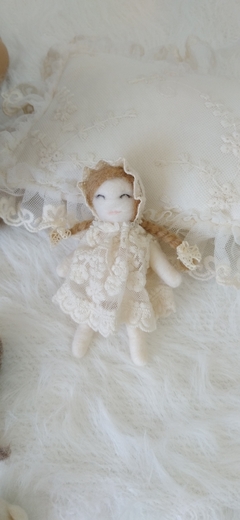 Boneca Feltrada Camponesa - comprar online