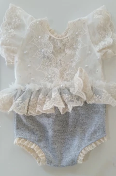 Body Newborn Anne Cinza na internet