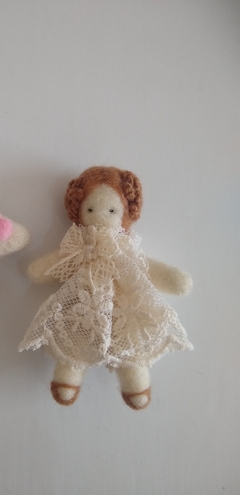 Boneca Feltrada Vintage - comprar online