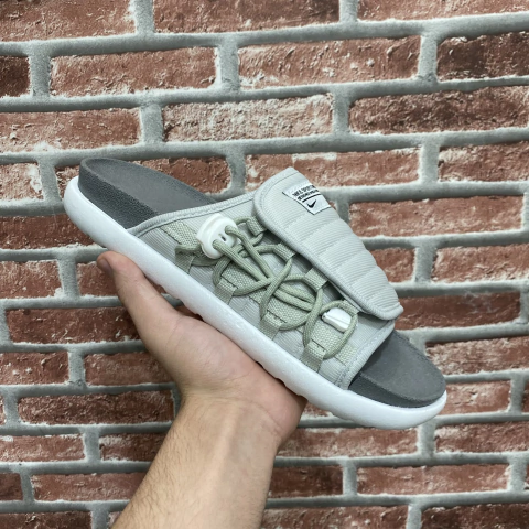 Chinelo Assuna Cinza