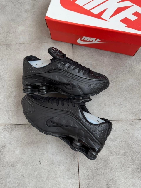 NIKE SHOX R4 4 MOLAS - IMPORTADO - comprar online