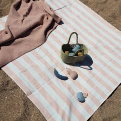 Lonita playera con estacas