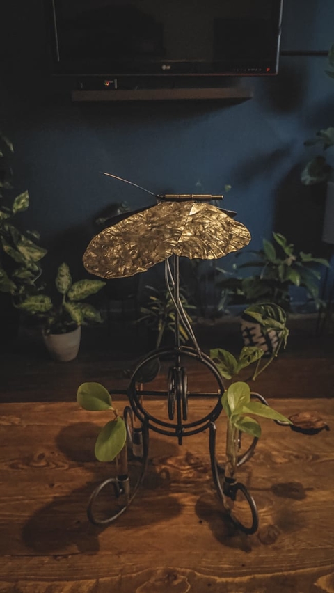 Escultura Mariposa con manivela