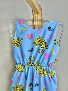 Macacão azul na internet