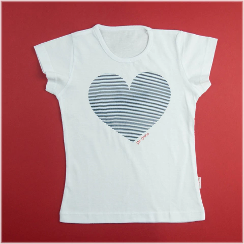 Remera MC Corazón Rayas