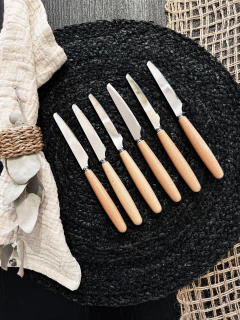 SET X 6 CUCHILLOS PARA UNTAR