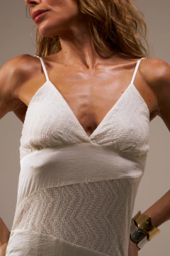 Amarena Off White na internet