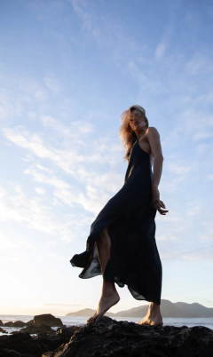 Slip Black on internet