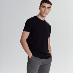 Remera Básica Cuello U - Negra - comprar online