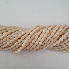 CRISTAL CHECO LAGRIMA 3mm x 5mm CREMA OPACO - CL302