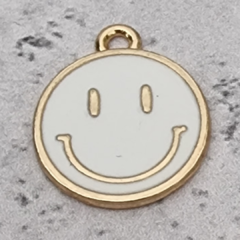 DIJE ESMALTADO HAPPY 1,5cm - comprar online