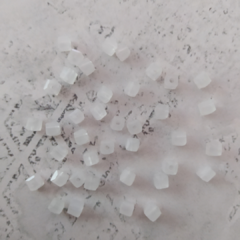 CRISTAL CUBO 4mm BLANCO TRANSLUCIDO PAQ. 24 - CC417