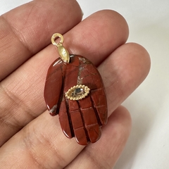 DIJE MANO HAMSA OJITO JASPE ROJO - UND - PI190 en internet