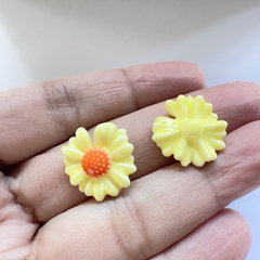 CERAMICA MARGARITA AMARILLA CENTRO NARANJA - UND - CE153 - comprar online