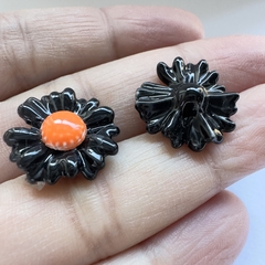 CERAMICA MARGARITA NEGRA CENTRO NARANJA - UND - CE161 - comprar online