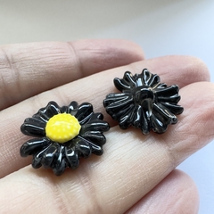 CERAMICA MARGARITA NEGRA CENTRO AMARILLO - UND - CE160 - comprar online