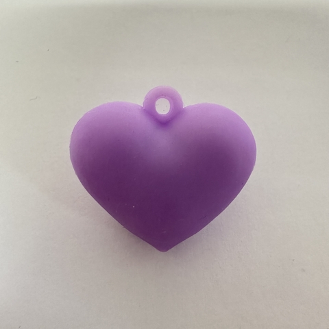 DIJE RESINA CORAZON LILA 23,5mm - UND - RE20