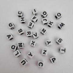 INICIALES CUBO BLANCO Y NEGRO PAQ. 40 - PL25
