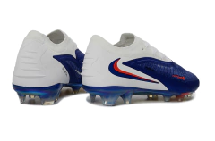 Chuteira de campo Nike Phantom GX 3 Elite FG azul, branca e detalhes em vermelho, vista lateral direita
