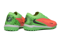 Chuteira Society Nike Phantom GX 3 Elite em verde e laranja com detalhes pretos, vista lateral direita