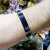 Bracelete Emborrachado Placa Preta ou Dourada em Aço Inoxidável - comprar online