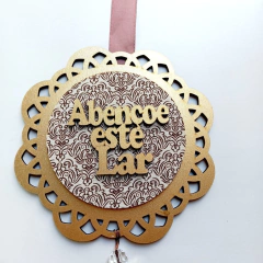Escapulário de Porta Divino Espírito Santo em MDF Dourado