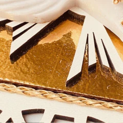 Enfeite Divino Dourado