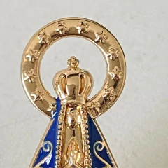Broche para Chapéu e Blusa - Aparecida Dourada - comprar online