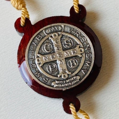 Terço de Madeira Medalha de São Bento Especial