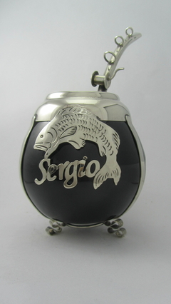 Mate pescador. Con nombre. Bombilla caña. Cerámica y alpaca - Alfaro Guerra