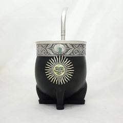 Mate Imperial Sol de Mayo. Alpaca, Cuero y Bronce. Con Bombilla de ALPACA - Alfaro Guerra