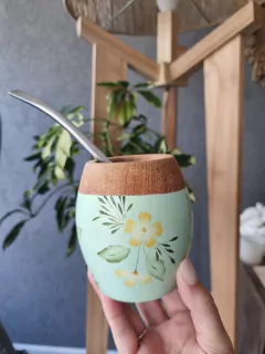 Mate de madera algarrobo pintado