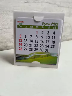 CALENDARIO ESCRITORIO 2025
