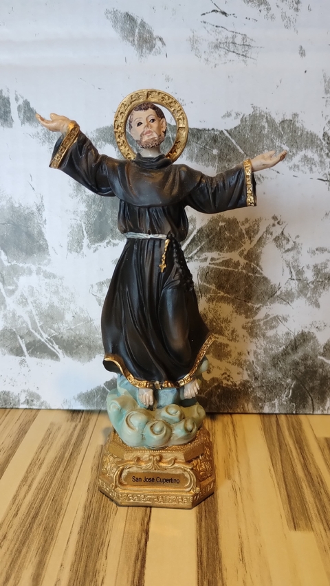 SAN CUPERTINO POLIRESINA 16CM