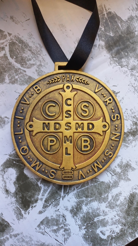 MEDALLON DOBLE FAZ PARA COLGAR 13CM