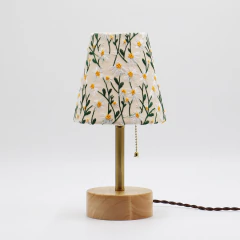 Mini Lampe Cabaret Marguerites - base de madeira na internet